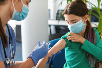 Impfung gegen COVID-19 bei einem 12-jährigen Kind